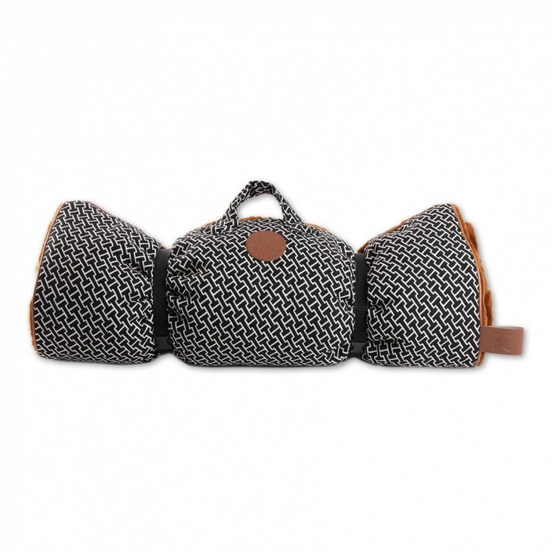 Plaid pour chien marron collection Avenue Montaigne MARTIN SELLIER plié
