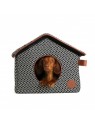 chien dans la Maison pour chien marron collection Avenue Montaigne MARTIN SELLIER