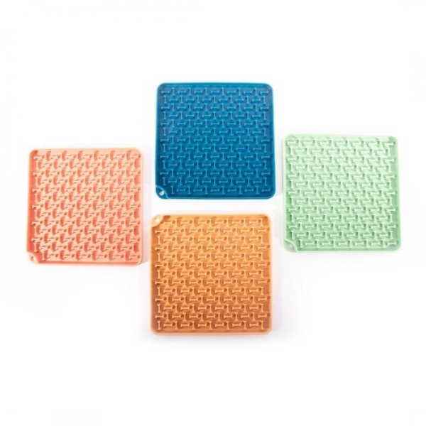 Le tapis de léchage pour chien et chat en silicone carré MARTIN SELLIER existe dans différents coloris