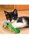 chat qui joue avec le jouet pour chat flingaroo caterpillar kong