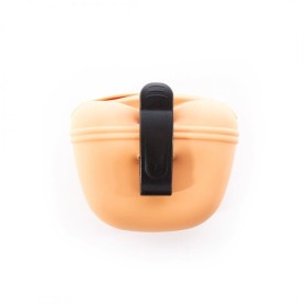 pochette à friandises pour chien orange en silicone MARTIN SELLIER avec pince d'attache à l'arrière