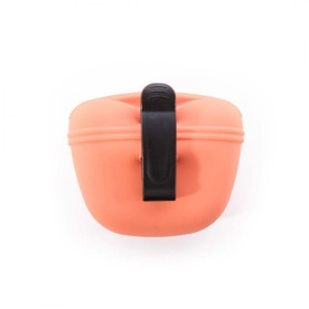 pochette à friandises pour chien rose silicone MARTIN SELLIER avec pince d'attache à l'arrière