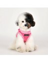 chien portant le Harnais Veste pour chien rose TERRY Puppia