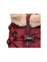 détail du harnais intégré du manteau pour chien bordeaux Donavan Puppia