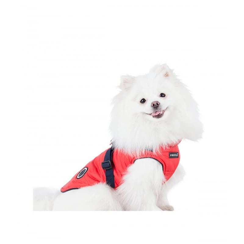 chien avec le manteau pour chien rouge avec harnais intégré Mountaineer Puppia de dos