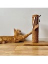chat qui joue avec le jouet pour chat upcyclé en cuir l'enroulé MARTIN SELLIER