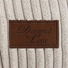 logo de la marque sur le coussin pour chat velours cotelé gris crème designed by lotte