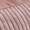 détail velours côtelé du coussin pour chat rose designed by lotte