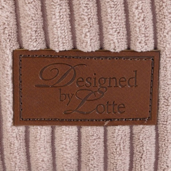 Patch avec le logo de la marque sur le coussin pour chat rose velours côtelé designed by lotte