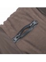 passage de la laisse sur le manteau pour chien brun Wisiti Beeztees