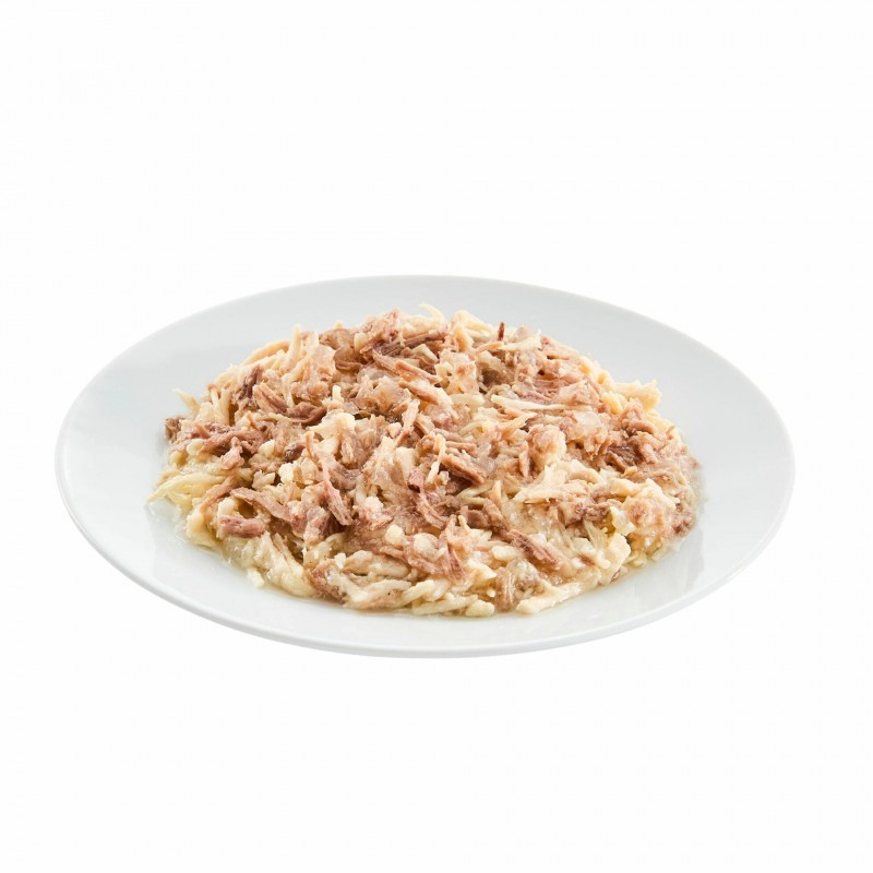 boite pour chat poulet avec canard en gelée les filous Prenium dans une assiette