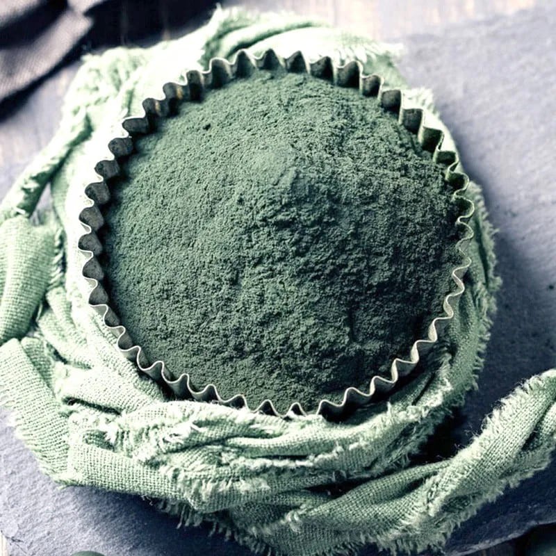 booster de repas pour chien spiruline verte cooka's cookies dans un moule