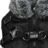 détail du harnais intégré du Manteau pour chien noir Donavan Puppia