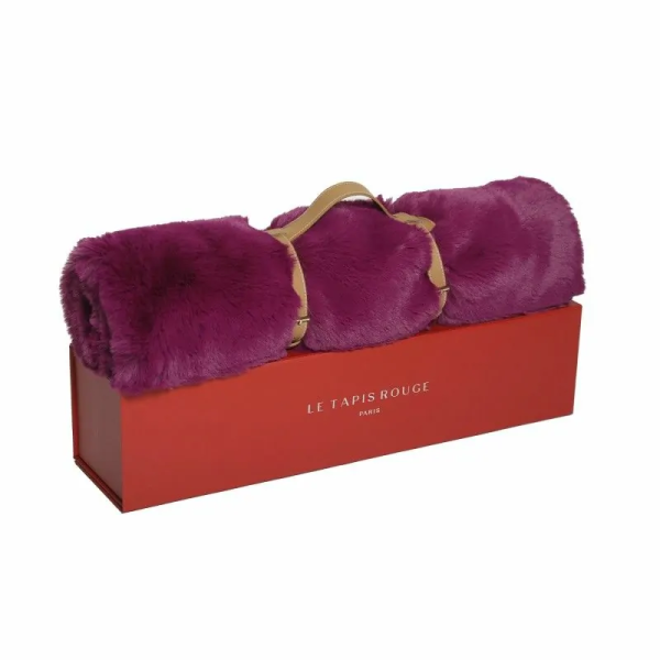 Le tapis pour chien Tokyo LE TAPIS ROUGE PARIS est livré dans une boîte