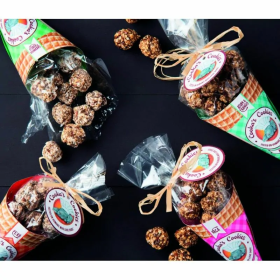 Les cornets de friandises pour chien Cooka's Cookies existent en différentes saveurs