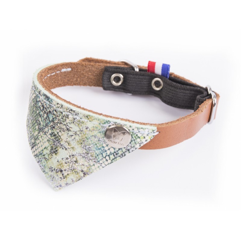 collier pour chat en cuir vert cognac avec bandana malibu martin sellier