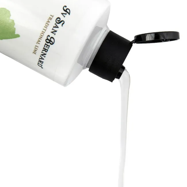 texture de l'après-shampooing pour chien et chat poils longs pomme verte IV SAN BERNARD