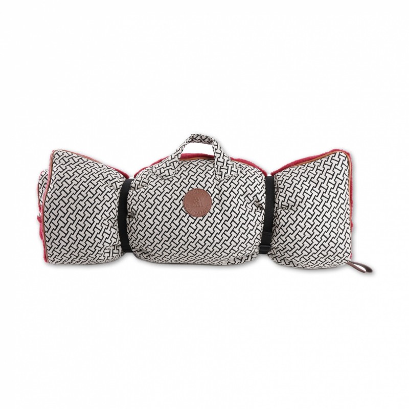 plaid pour chat rouge collection avenue montaigne martin sellier plié